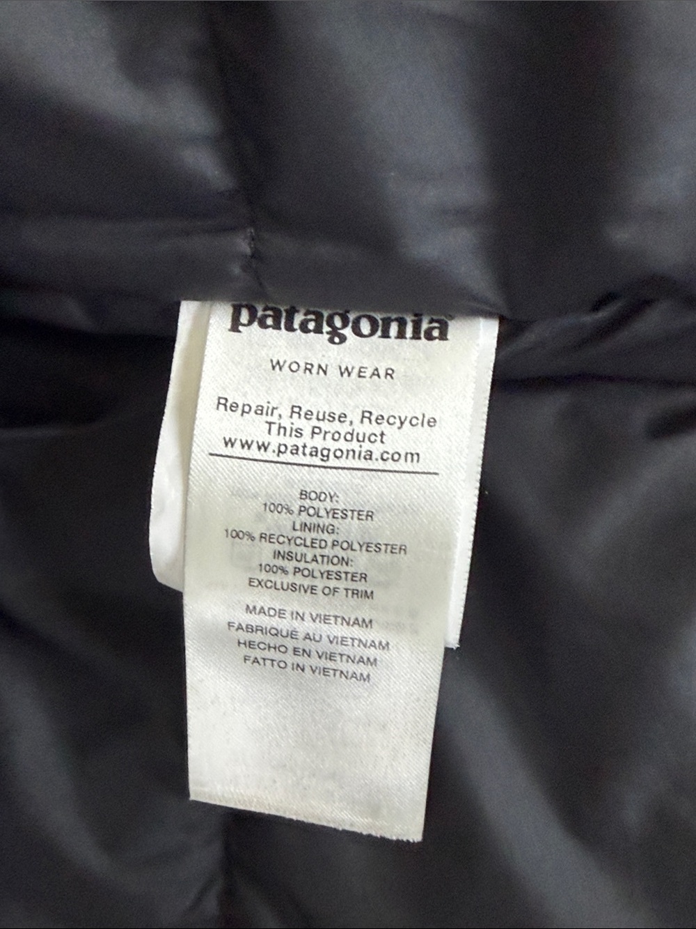 Patagonia winter coat black - size medium (10) - Picture 8 of 10